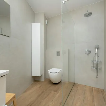 Apartamento Reja Sunny With Parking By Renters