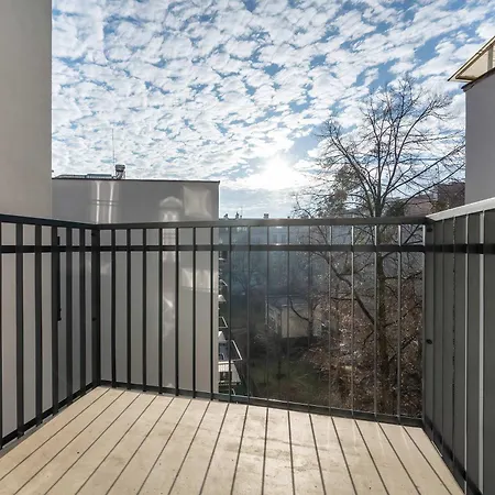 Reja Sunny With Parking By Renters Apartamento *